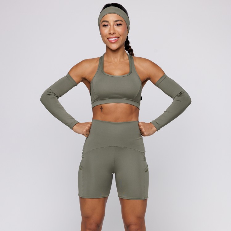 Short Fitness Com Três Bolsos Verde Militar