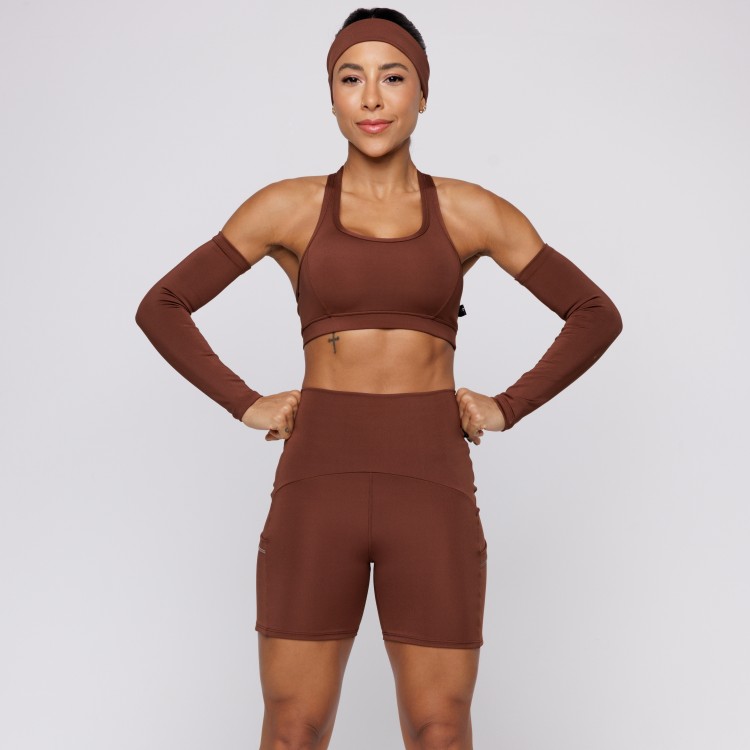 Short Fitness Com Três Bolsos Marrom Café