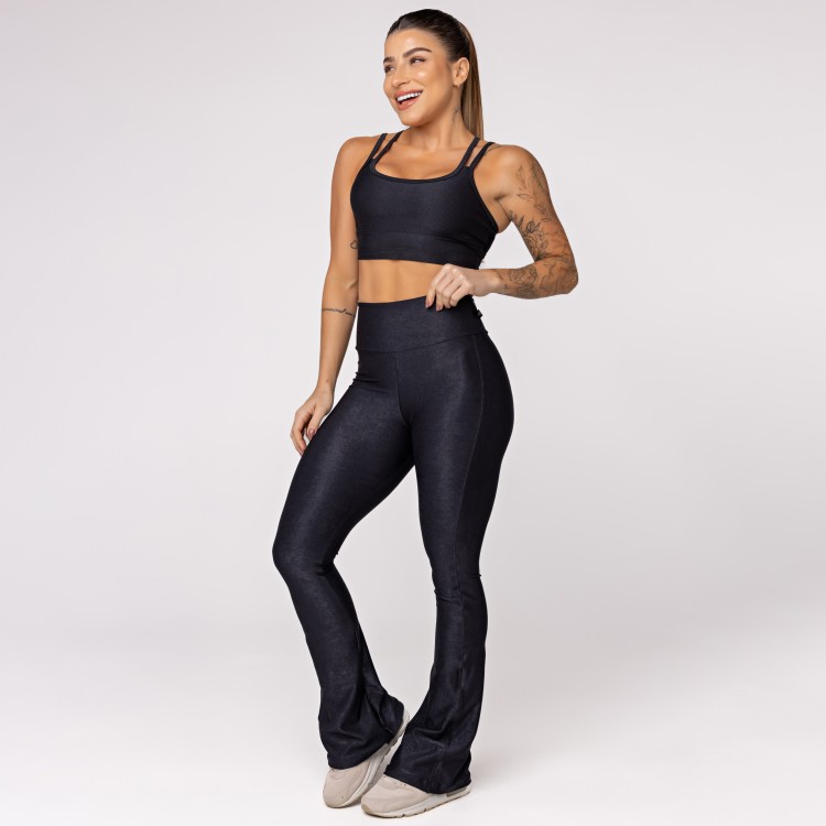 Calça Flare Canelada Preta