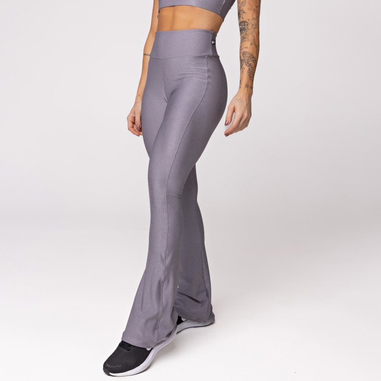 Calça Flare Canelada Cinza
