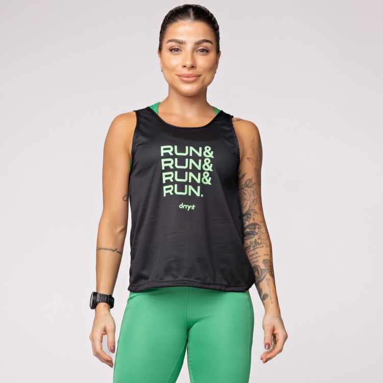 Regata Dry Furadinho Preta com Detalhe nas Costas e Estampa Run