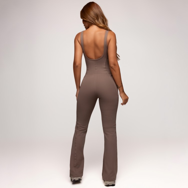 Macacão Fitness Flare Poliamida com Bolsos Laterais Castanho