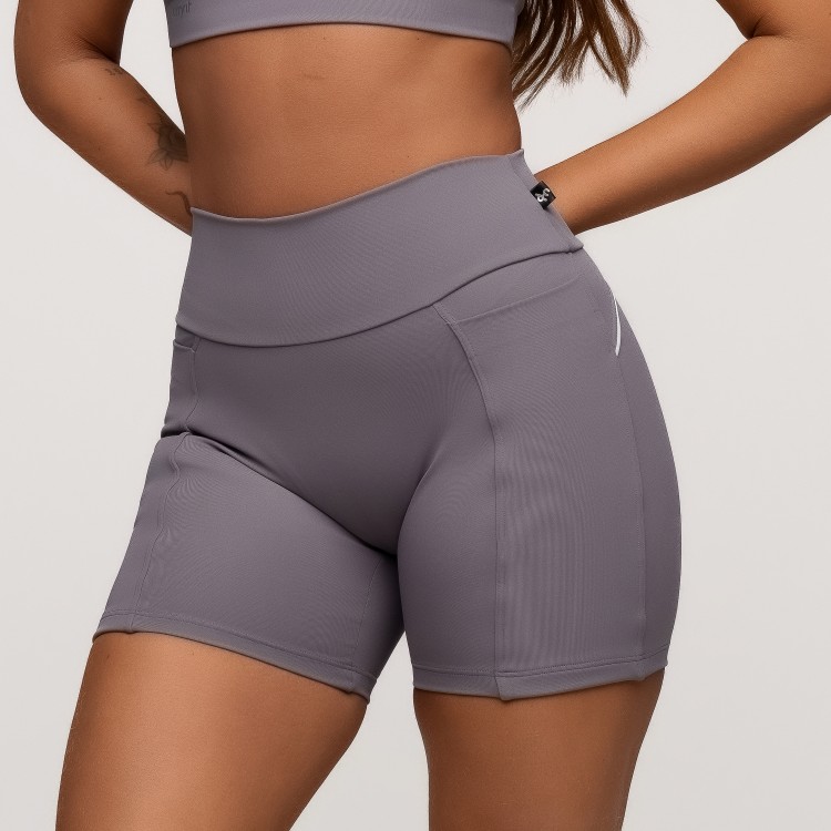 Short Fitness Poliamida Cinza Com Bolsos Laterais e Friso