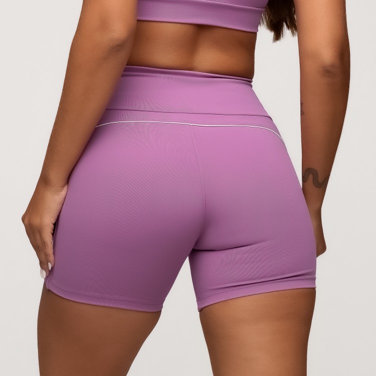 Short Fitness Poliamida Lilás Com Bolsos Laterais e Friso