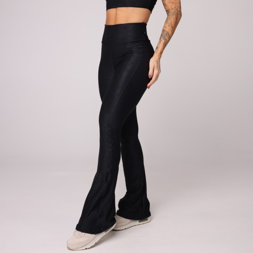 Calça Flare Canelada Preta