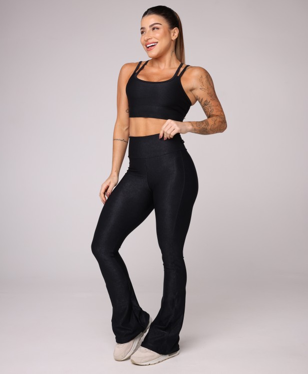 Calça Flare Canelada Preta