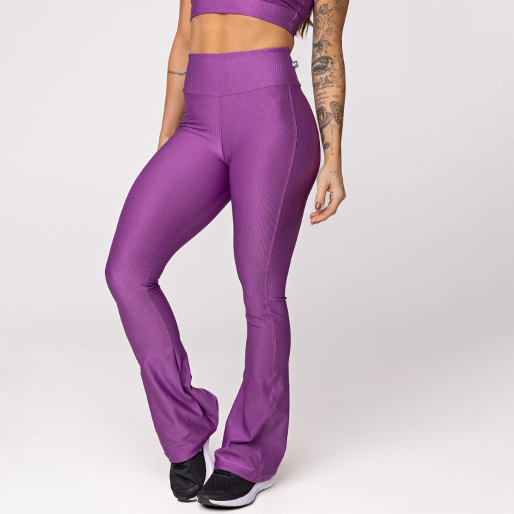 Calça Flare Canelada Tônic