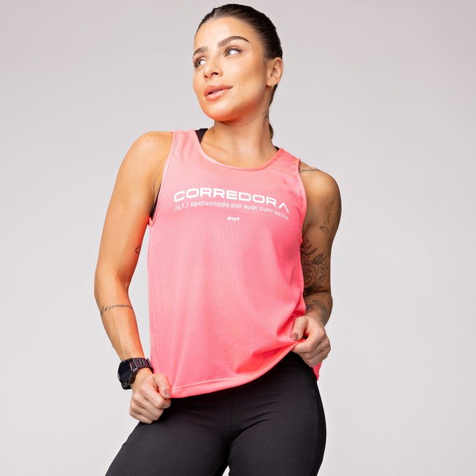 Regata Dry Furadinho Rosa com Detalhe e Estampa Corredora