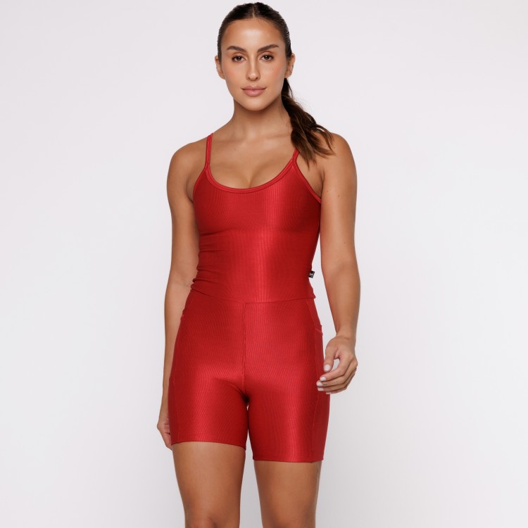 Macaquinho Fitness Canelado Com Bolsos Laterais Vermelho Rubi Flux